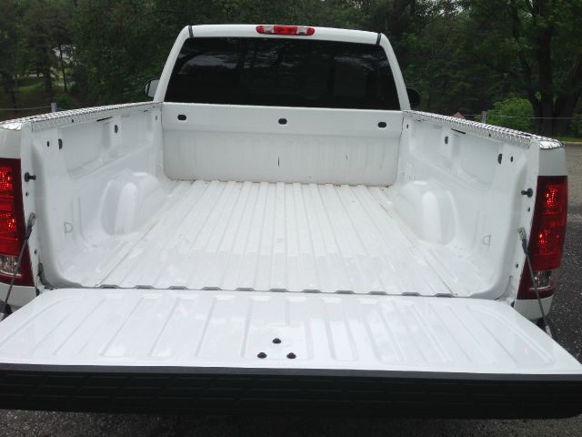 GMC Sierra 1500 LS 2WD 4dr SUV Pickup Truck