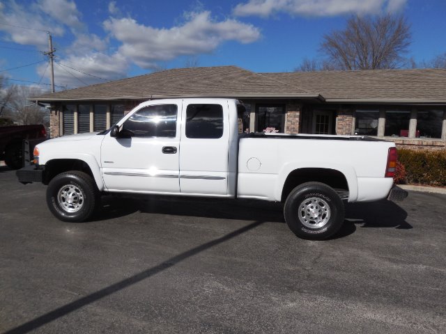 GMC Sierra 2500 Limited Edition Low Miles Extended Cab Pickup