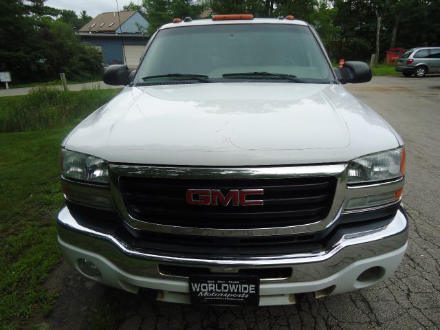 GMC Sierra 2500 2004 photo 1