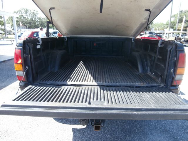 GMC Sierra 2500 2004 photo 1