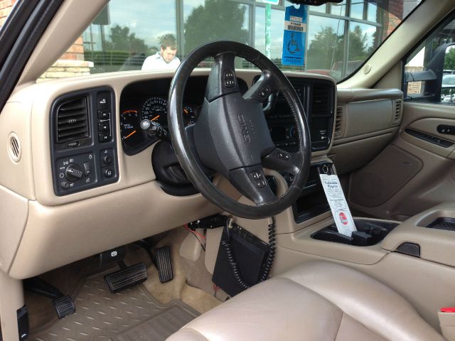 GMC Sierra 2500 2004 photo 2