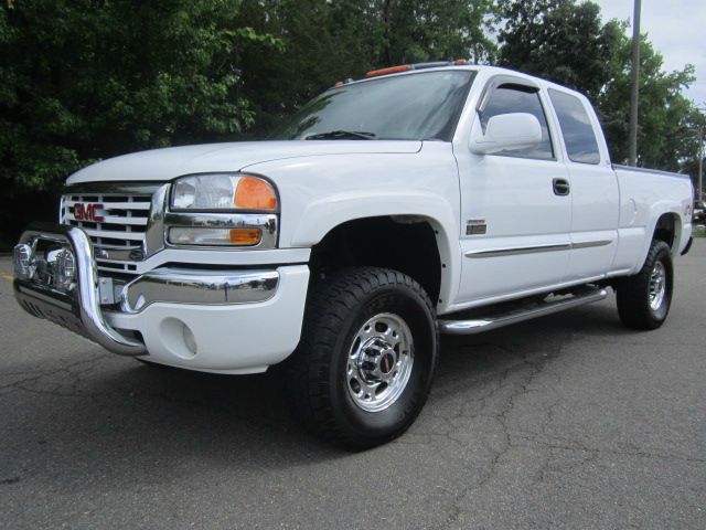 GMC Sierra 2500 2005 photo 2