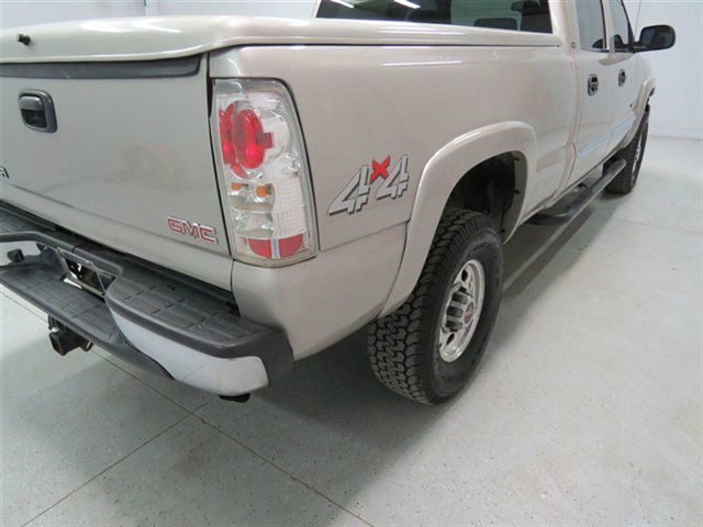 GMC Sierra 2500 2006 photo 14