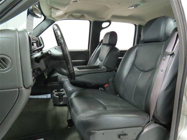 GMC Sierra 2500 2006 photo 17