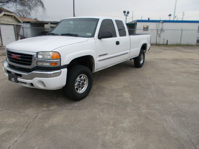 GMC Sierra 2500 2006 photo 2