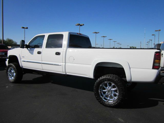 GMC Sierra 2500 4WD 4dr AT Pickup Truck