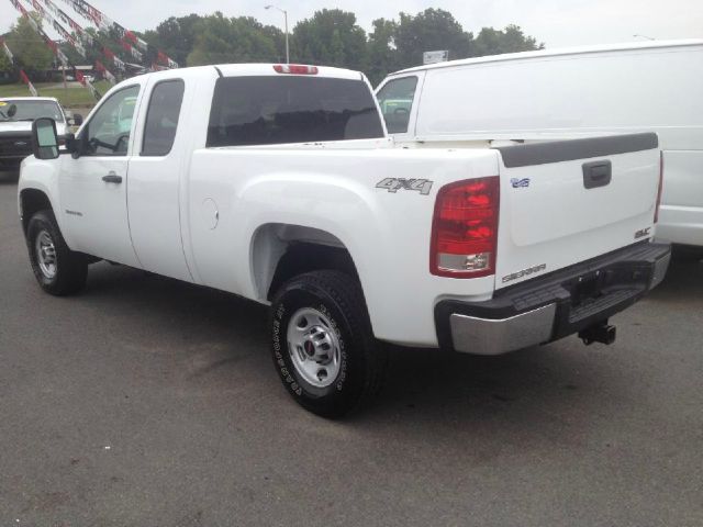 GMC Sierra 2500 2010 photo 2