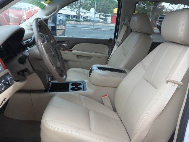 GMC Sierra 2500 2010 photo 2