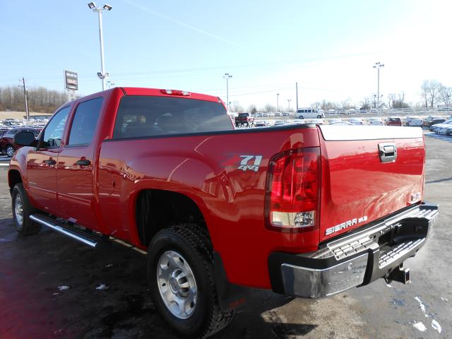 GMC Sierra 2500 2010 photo 3