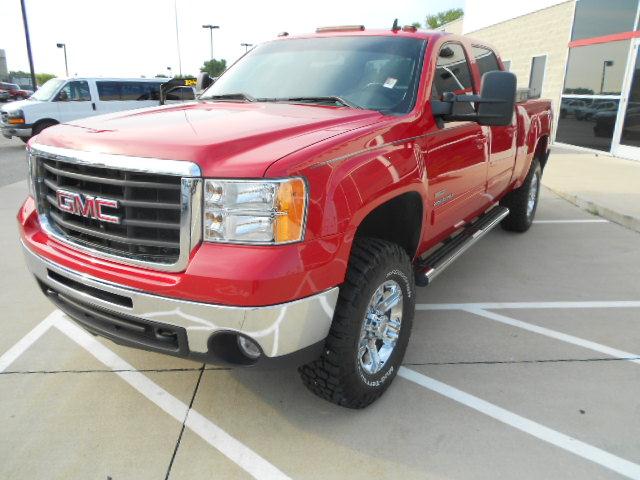 GMC Sierra 2500 2010 photo 2