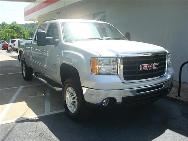 GMC Sierra 2500 2010 photo 2
