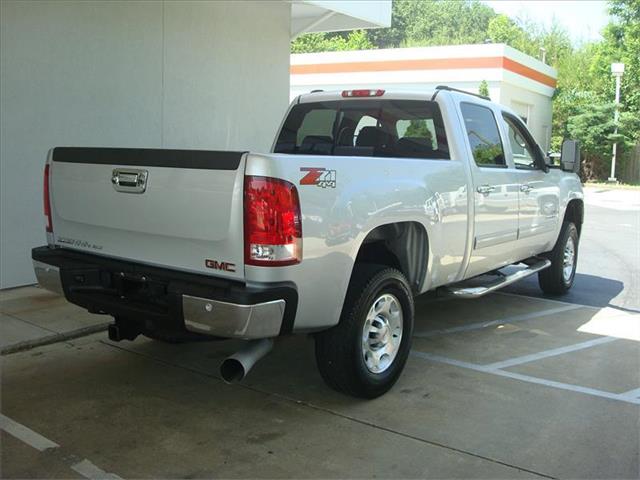 GMC Sierra 2500 2010 photo 4