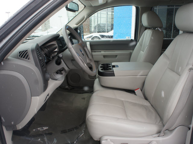 GMC Sierra 2500 2010 photo 2