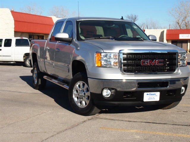 GMC Sierra 2500 2011 photo 1