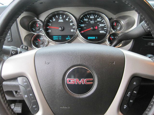 GMC Sierra 2500 2011 photo 3