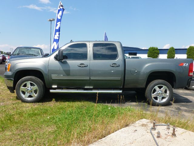 GMC Sierra 2500 SLE Sierra 2WD Pickup Truck