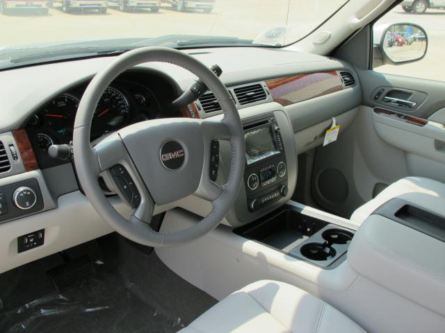 GMC Sierra 2500 2011 photo 1
