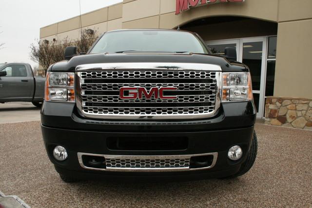 GMC Sierra 2500 2012 photo 2