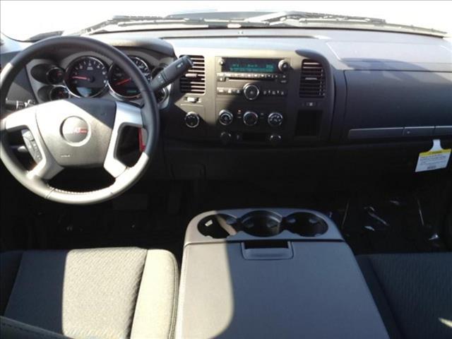 GMC Sierra 2500 2013 photo 2