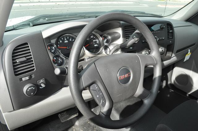 GMC Sierra 2500 2013 photo 4