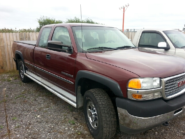 GMC Sierra 2500HD Fx-4 Pickup Truck