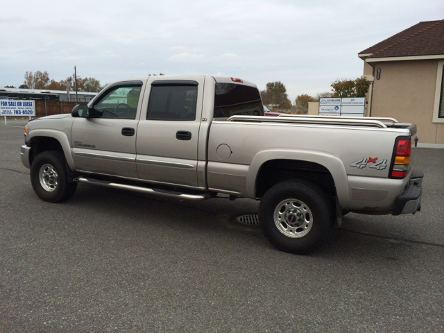 GMC Sierra 2500HD 2004 photo 2
