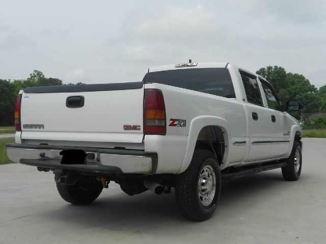 GMC Sierra 2500HD 2005 photo 1