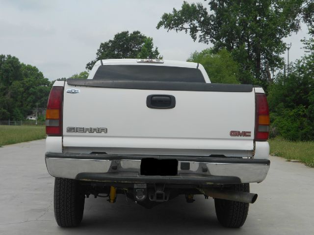 GMC Sierra 2500HD 2005 photo 2