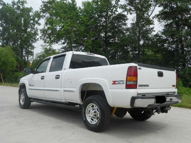 GMC Sierra 2500HD 2005 photo 3