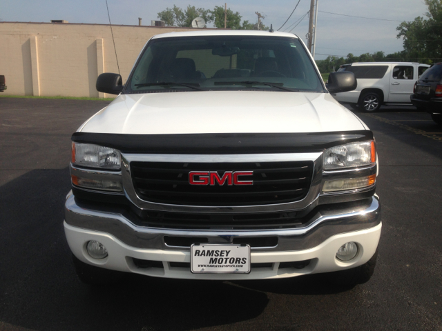 GMC Sierra 2500HD 2006 photo 4