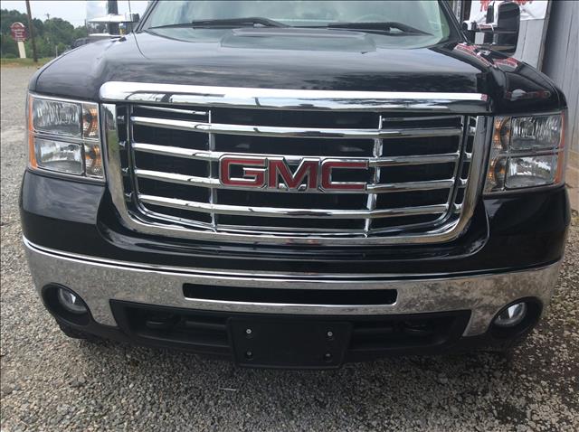 GMC Sierra 2500HD 2009 photo 2