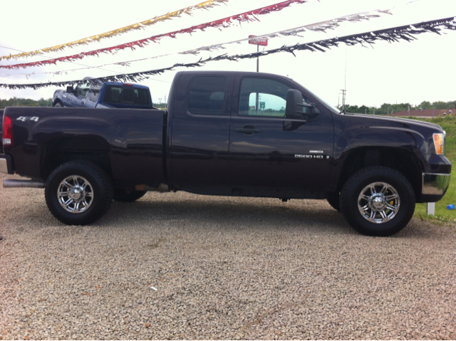 GMC Sierra 2500HD 2003 Mazda LX Pickup Truck