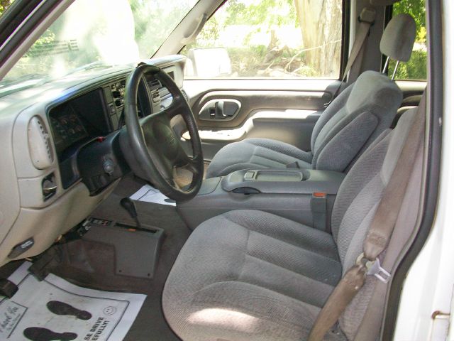 GMC Sierra 3500 SE 4WD Pickup Truck