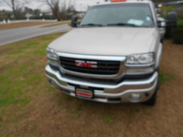 GMC Sierra 3500 2004 photo 2