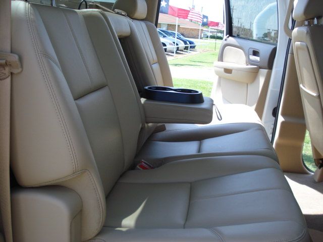 GMC Sierra 3500 2010 photo 16