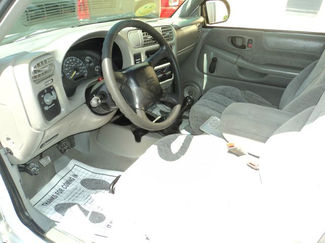 GMC Sonoma LS 1500 4WD Pickup Truck