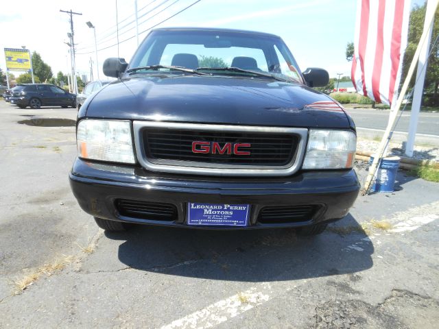 GMC Sonoma 2002 photo 2