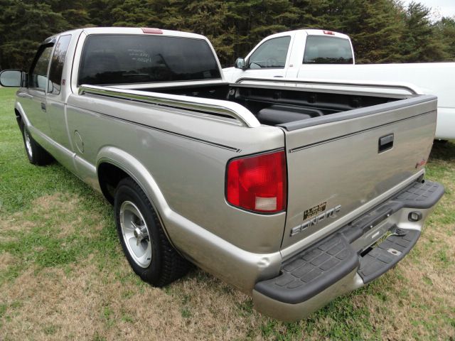 GMC Sonoma 2002 photo 1