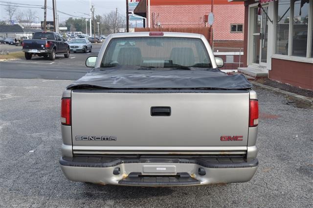 GMC Sonoma 2002 photo 2