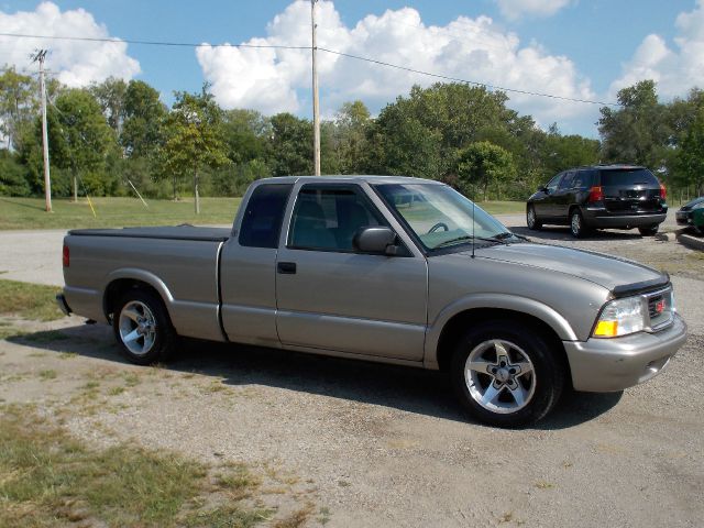 GMC Sonoma 2003 photo 1