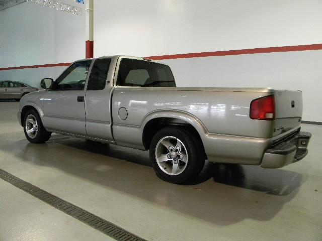 GMC Sonoma 4dr Sdn 3.7L FWD Sedan Pickup