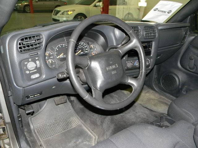GMC Sonoma 2003 photo 2