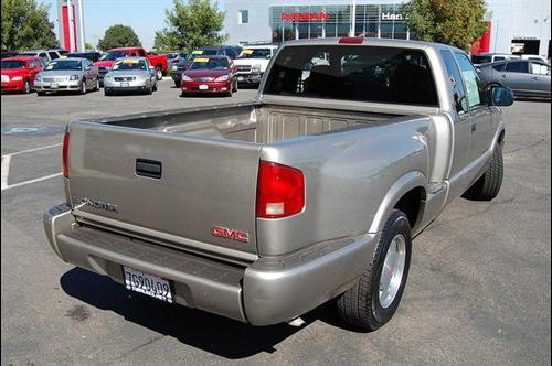 GMC Sonoma 2003 photo 1