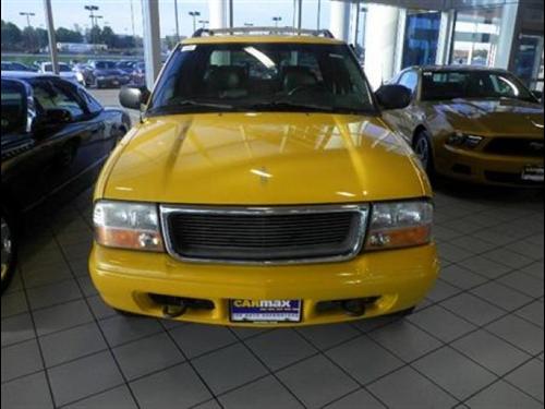 GMC Sonoma 2003 photo 2