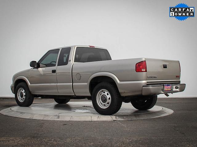 GMC Sonoma 2003 photo 2