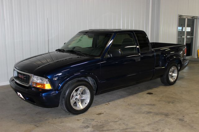 GMC Sonoma 2003 photo 2