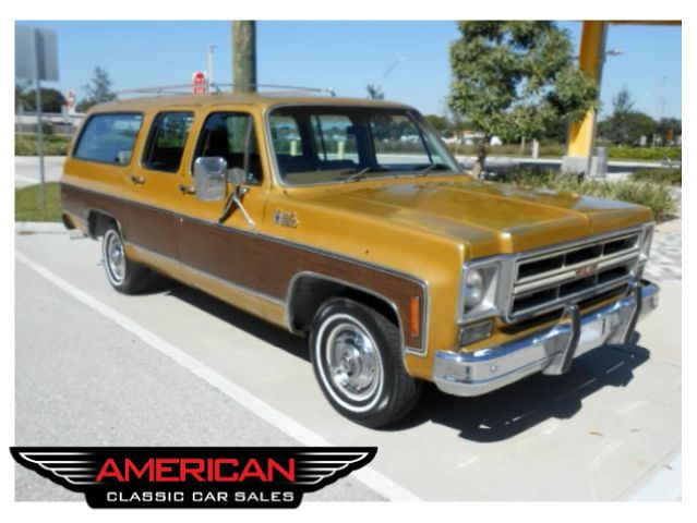 GMC Suburban 1975 photo 2