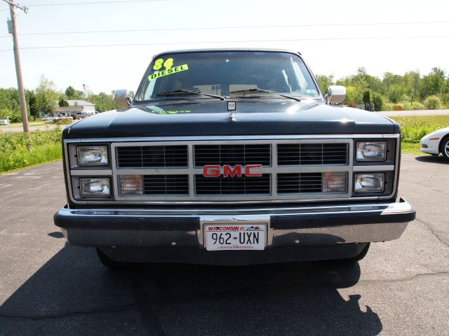 GMC Suburban 1984 photo 4