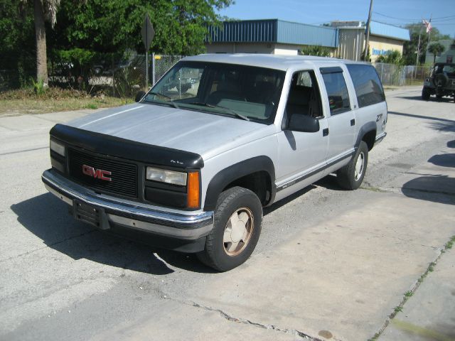GMC Suburban Unknown SUV