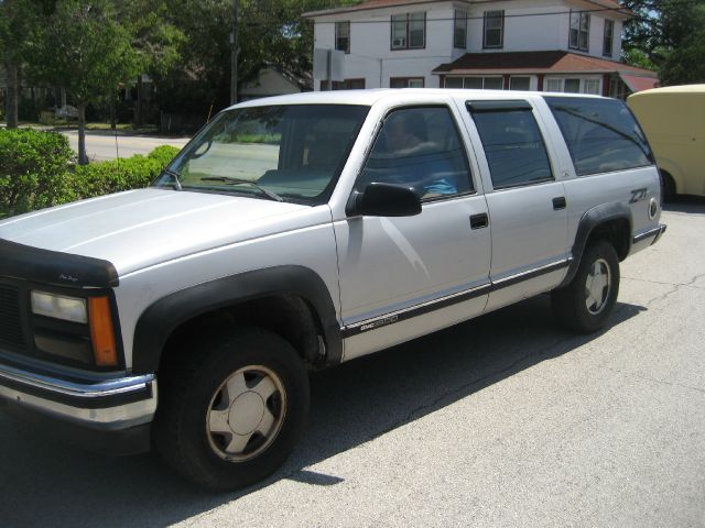 GMC Suburban 1992 photo 4